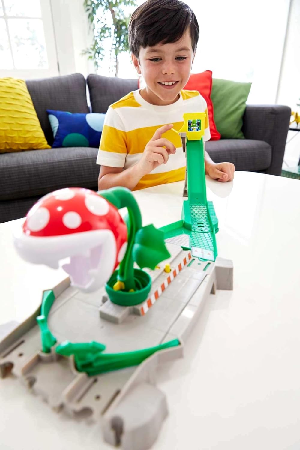 Hot Wheels Mario Kart Piranha Plant Track Playset